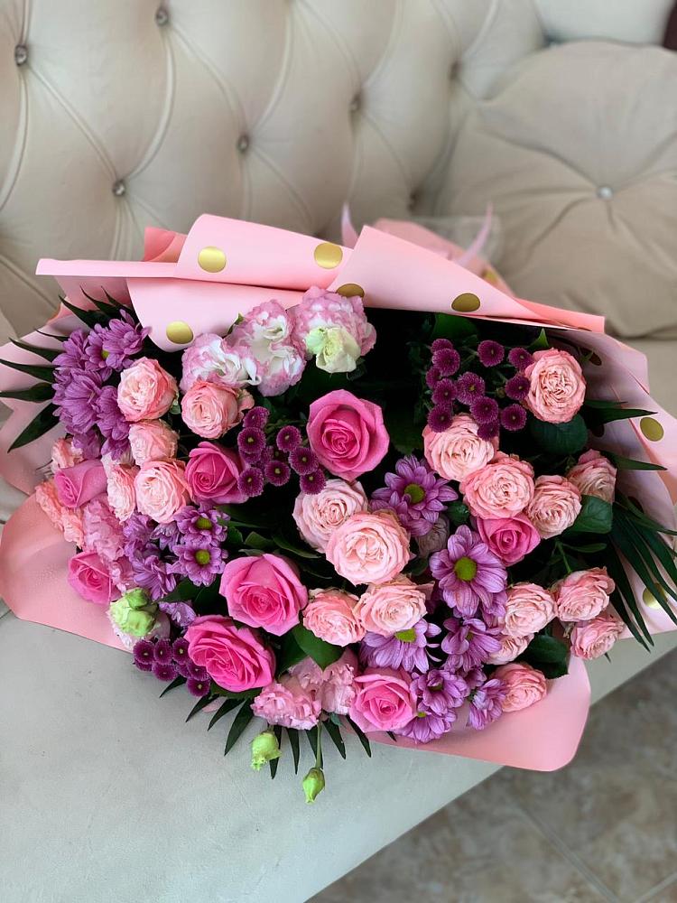 Букет цветов из: Хризантемы, Розы и Лизиантусы в Афипсипе