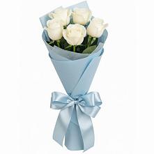 Букет 5 Белых роз Проуд в Афипсипе