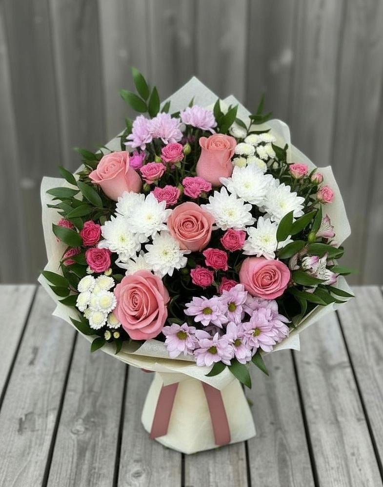 Букет цветов из: Альстромерии, Гвоздики, Розы и Хризантемы в Афипсипе
