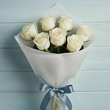 Букет 7 Белых роз Эдлесс Лав в Афипсипе