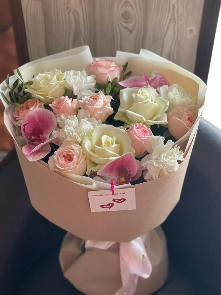 Букет цветов из: Орхидеи, Розы и Гвоздики в Афипсипе