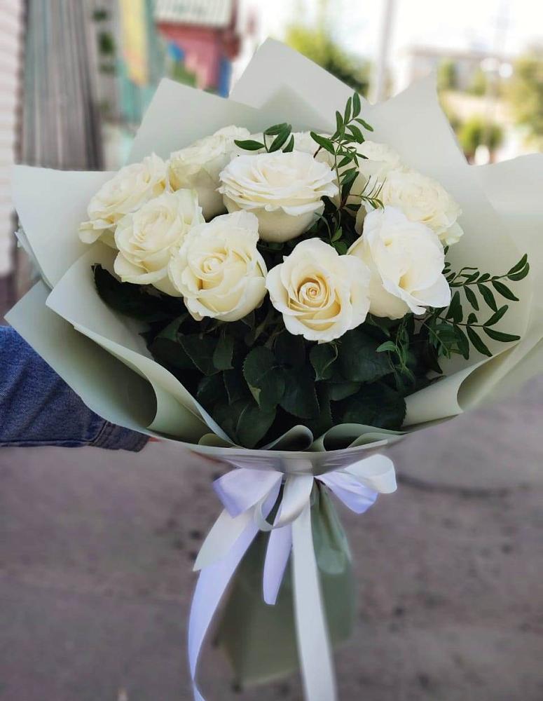 Букет Белые розы Проуд в Афипсипе