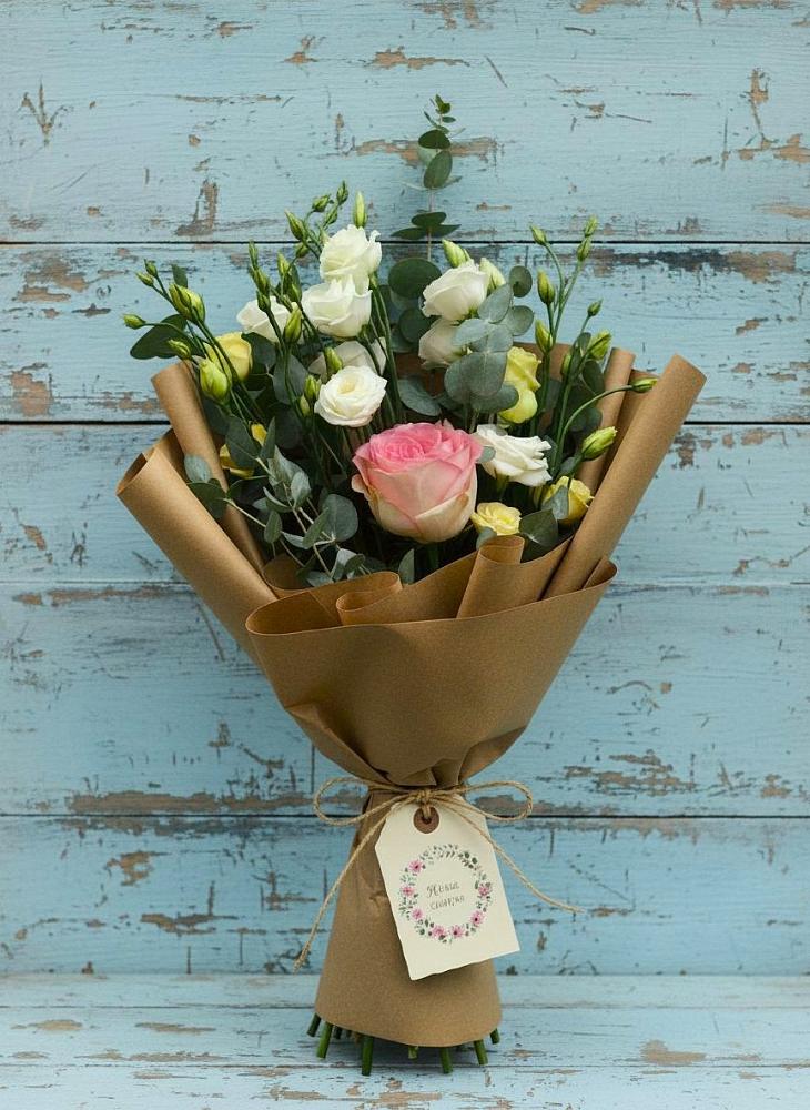 Букет цветов из: Розы и Лизиантусы в Афипсипе