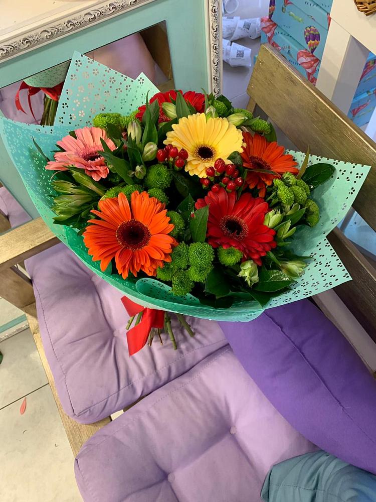 Букет цветов из: Герберы, Хризантемы и Альстромерии в Афипсипе