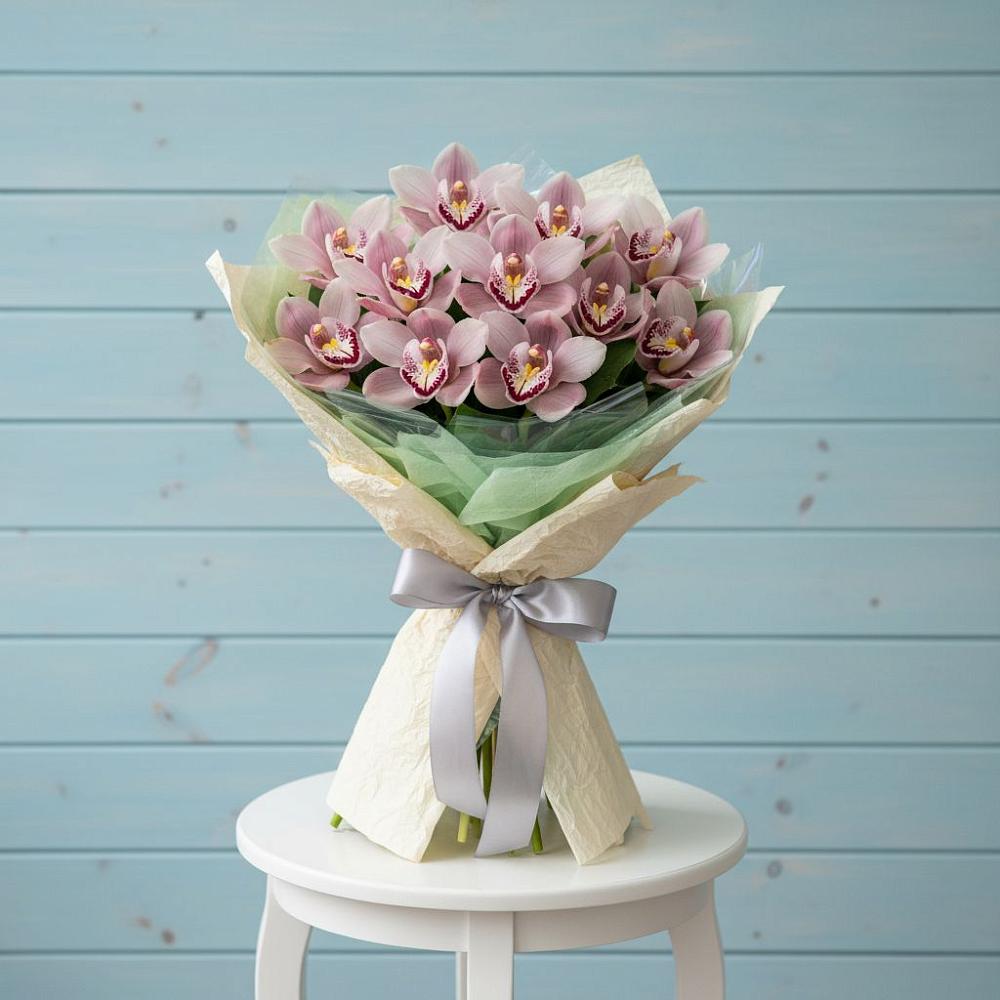 Букет цветов из: Орхидеи и Розы в Афипсипе