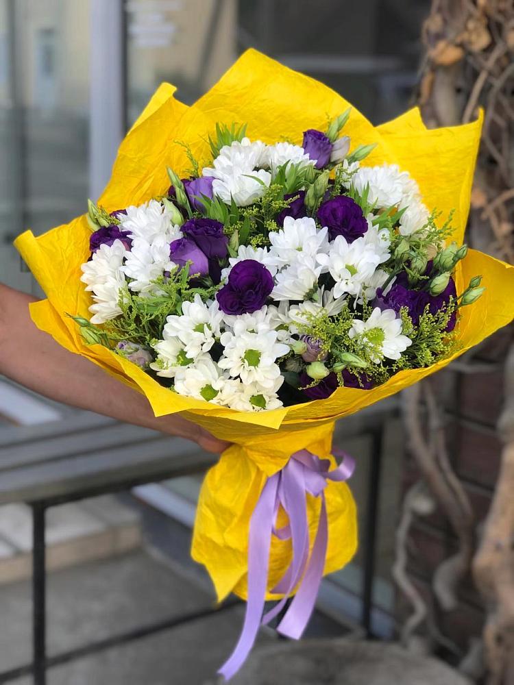 Букет цветов из: Ирисы, Хризантемы и Ромашки в Афипсипе