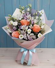 Букет цветов из:  Лизиантусы, Розы, Альстромерии и Гипсофила в Афипсипе