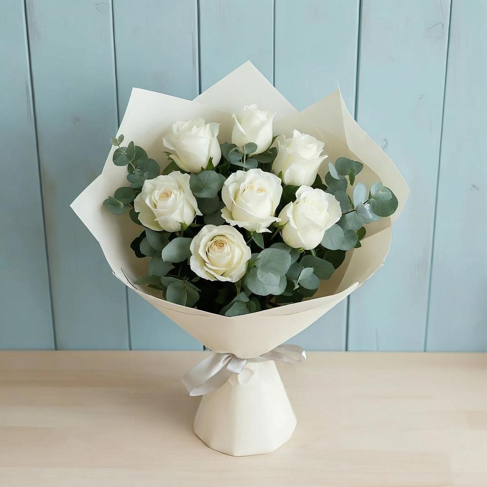 Букет Белые розы в Эвкалипте в Афипсипе