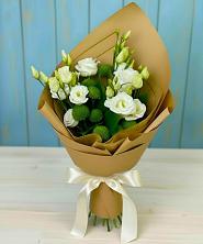 Букет цветов из:  Хризантемы и Лизиантусы в Афипсипе