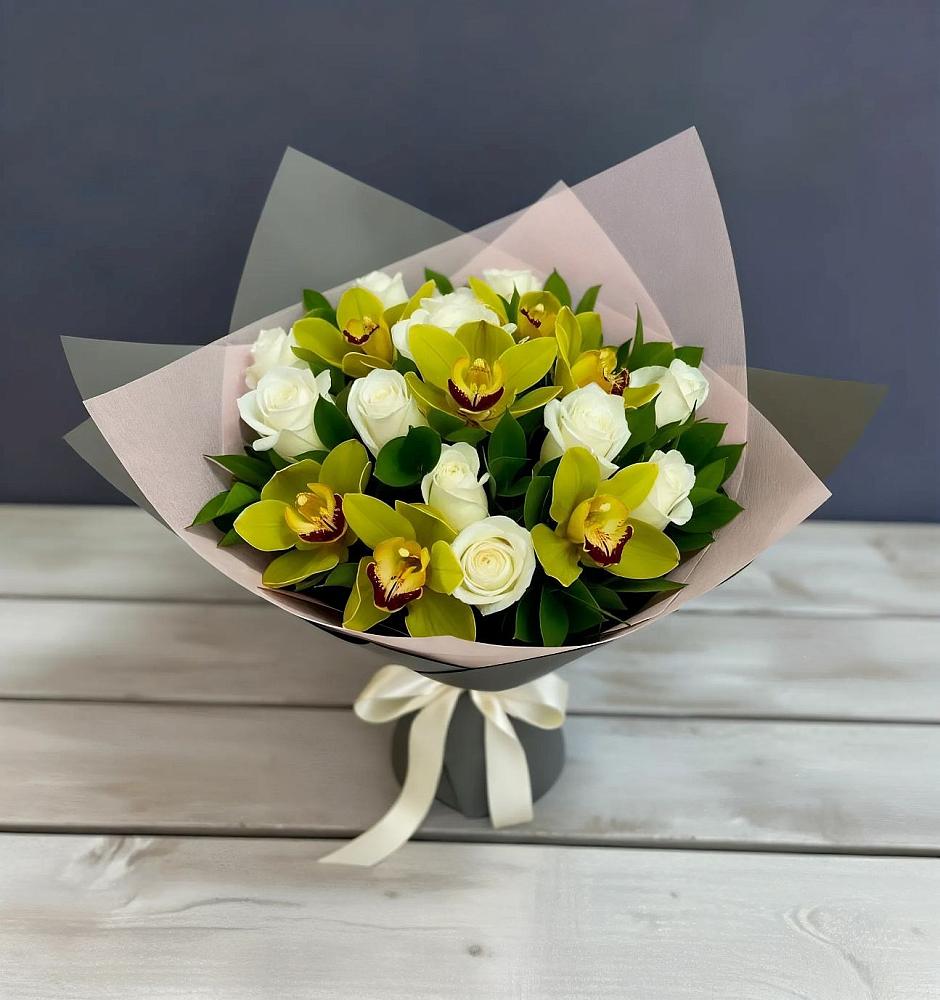 Букет цветов из: Орхидеи и Розы в Афипсипе