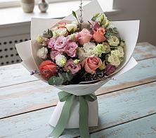 Букет цветов из:  Розы, Лизиантусы и Гвоздики в Афипсипе