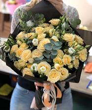 Букет птица счастья в Афипсипе Букет цветов из: Розы и Лизиантусы в Афипсипе