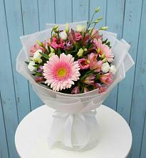 Букет цветов из:  Герберы, Альстромерии и Лизиантусы в Афипсипе