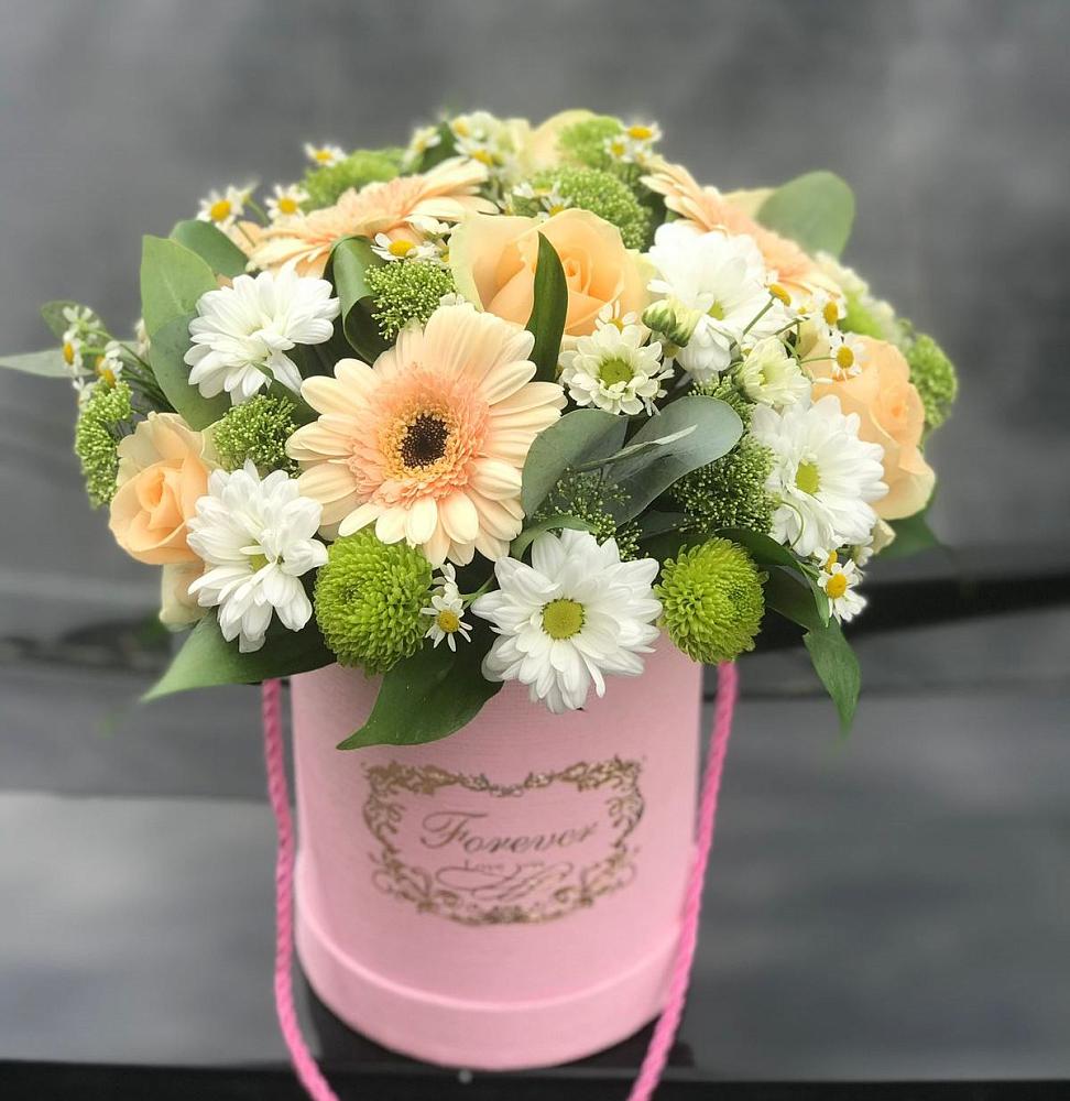 Цветочная композиция из Розы, Герберы и Хризантемы в шляпной коробке в Афипсипе