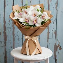 Букет цветов из:  Орхидеи и Розы в Афипсипе