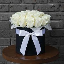 Цветочная композиция из Розы в шляпной коробке в Афипсипе